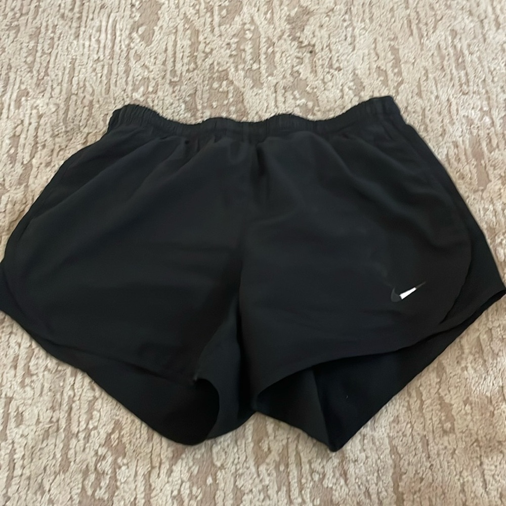 girls black nike athletic shorts